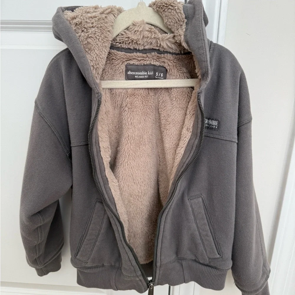 Abercrombie & Fitch Kids Gray jacket size 5-6 boys